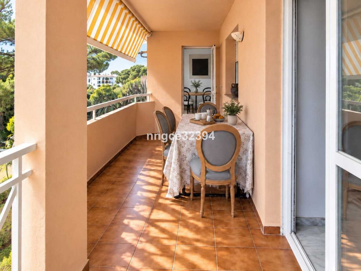 2 Bed Middle Floor Apartment in New Golden Mile