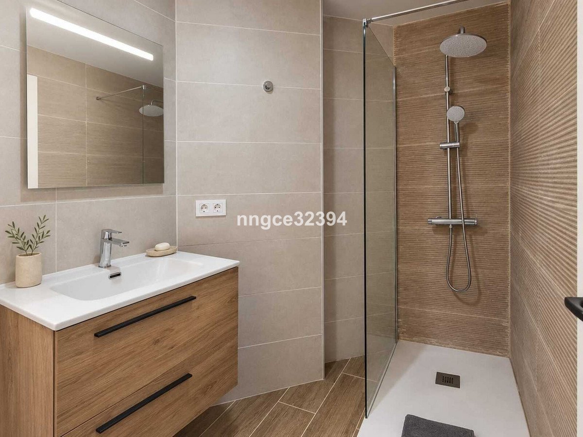 2 Bed Middle Floor Apartment in New Golden Mile