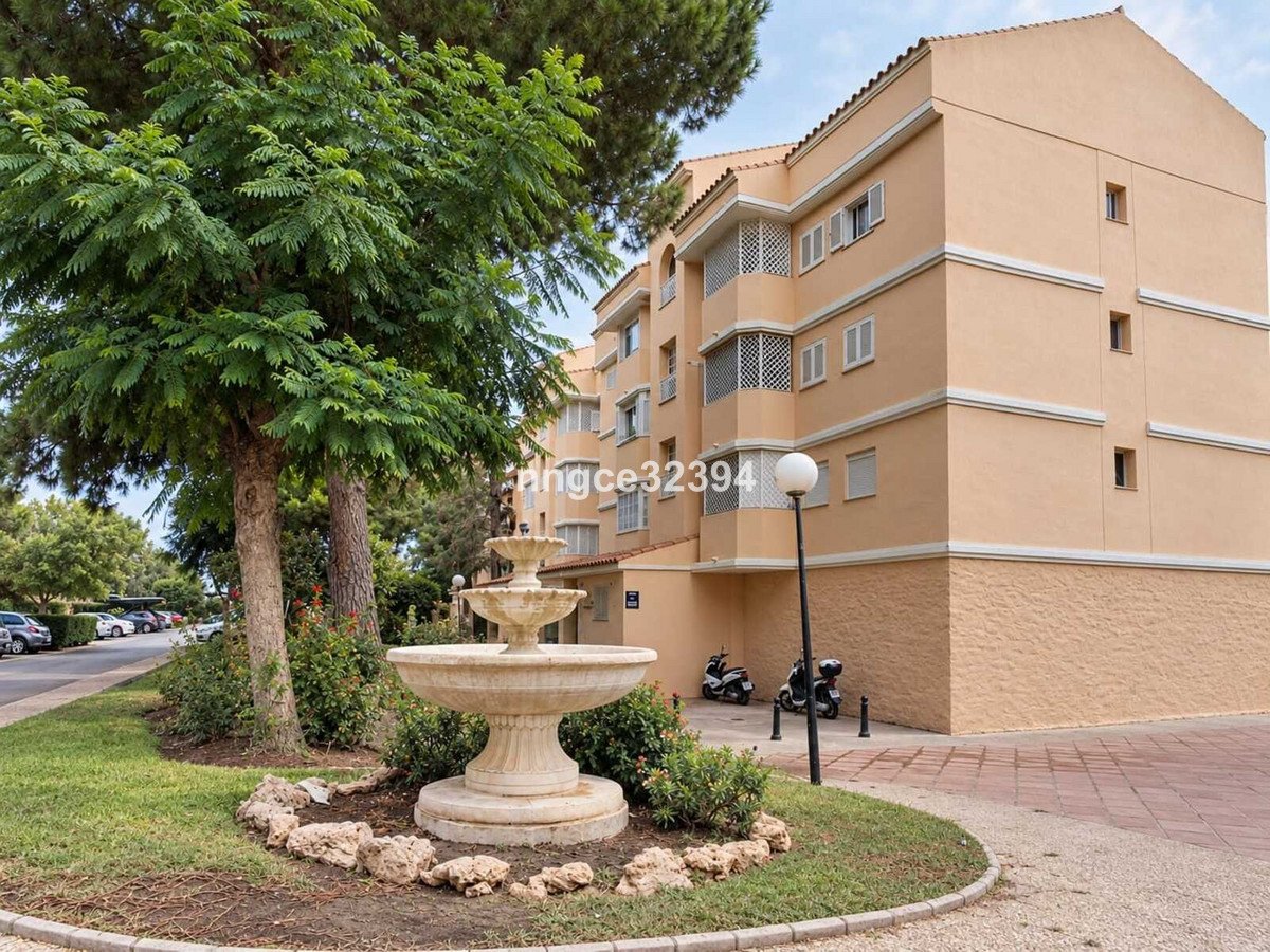 2 Bed Middle Floor Apartment in New Golden Mile