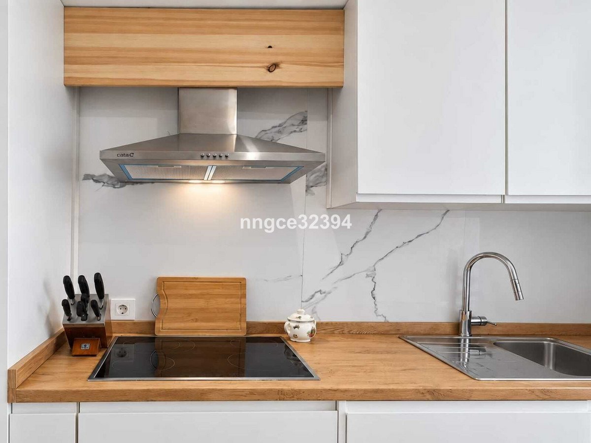2 Bed Middle Floor Apartment in New Golden Mile