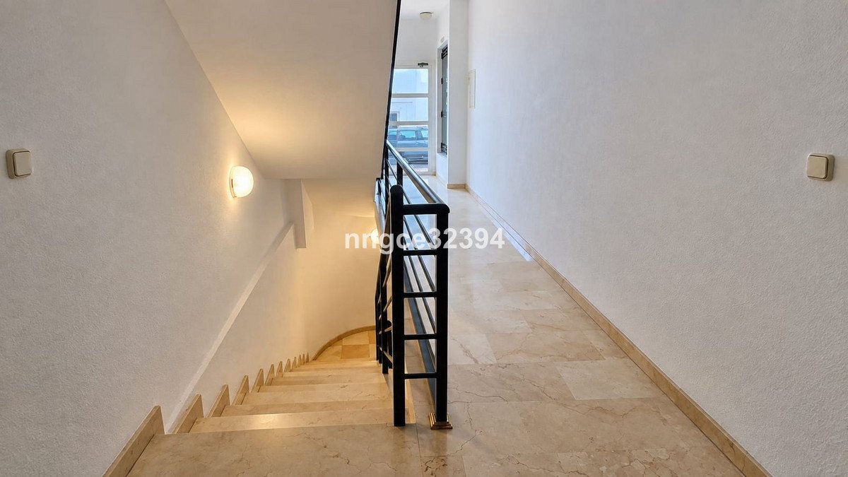 3 Bed Ground Floor Apartment in Benahavís