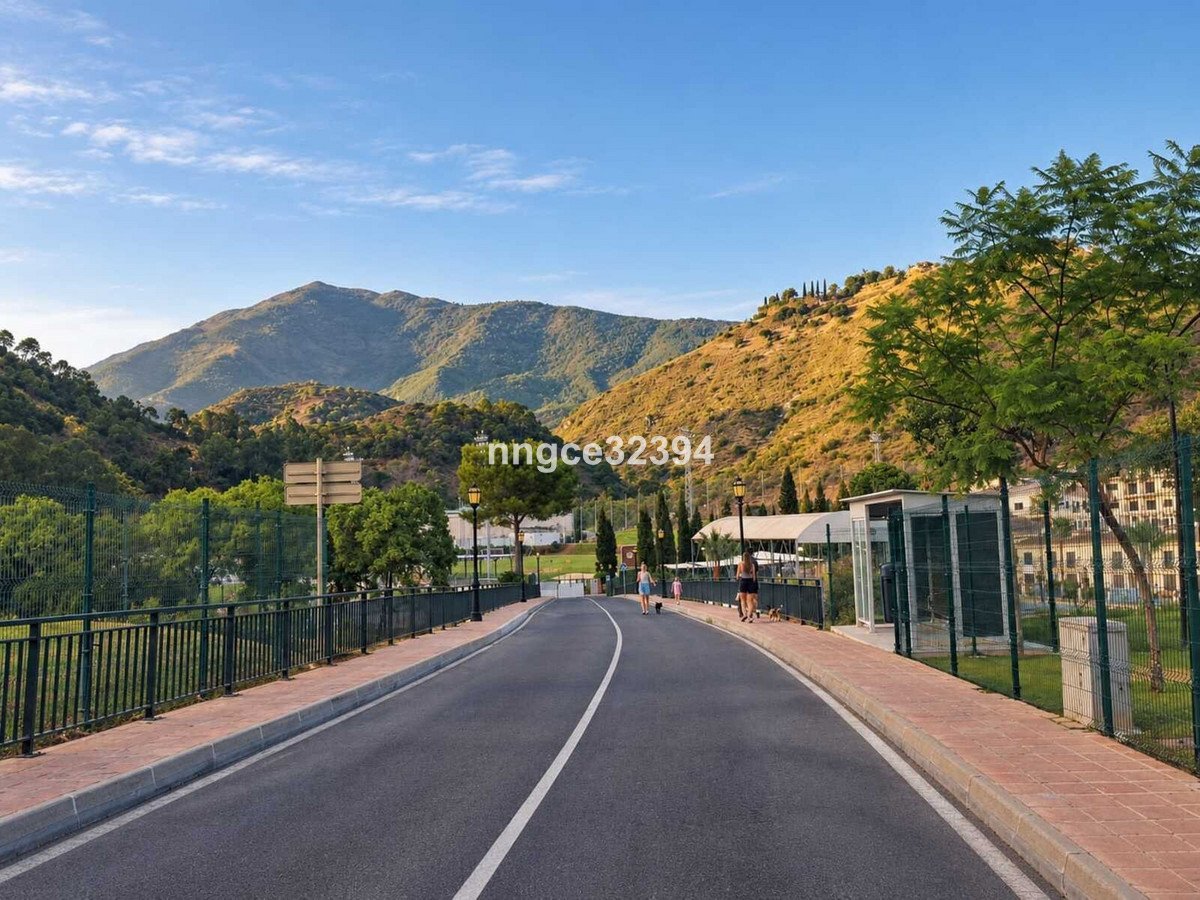 3 Bed Ground Floor Apartment in Benahavís