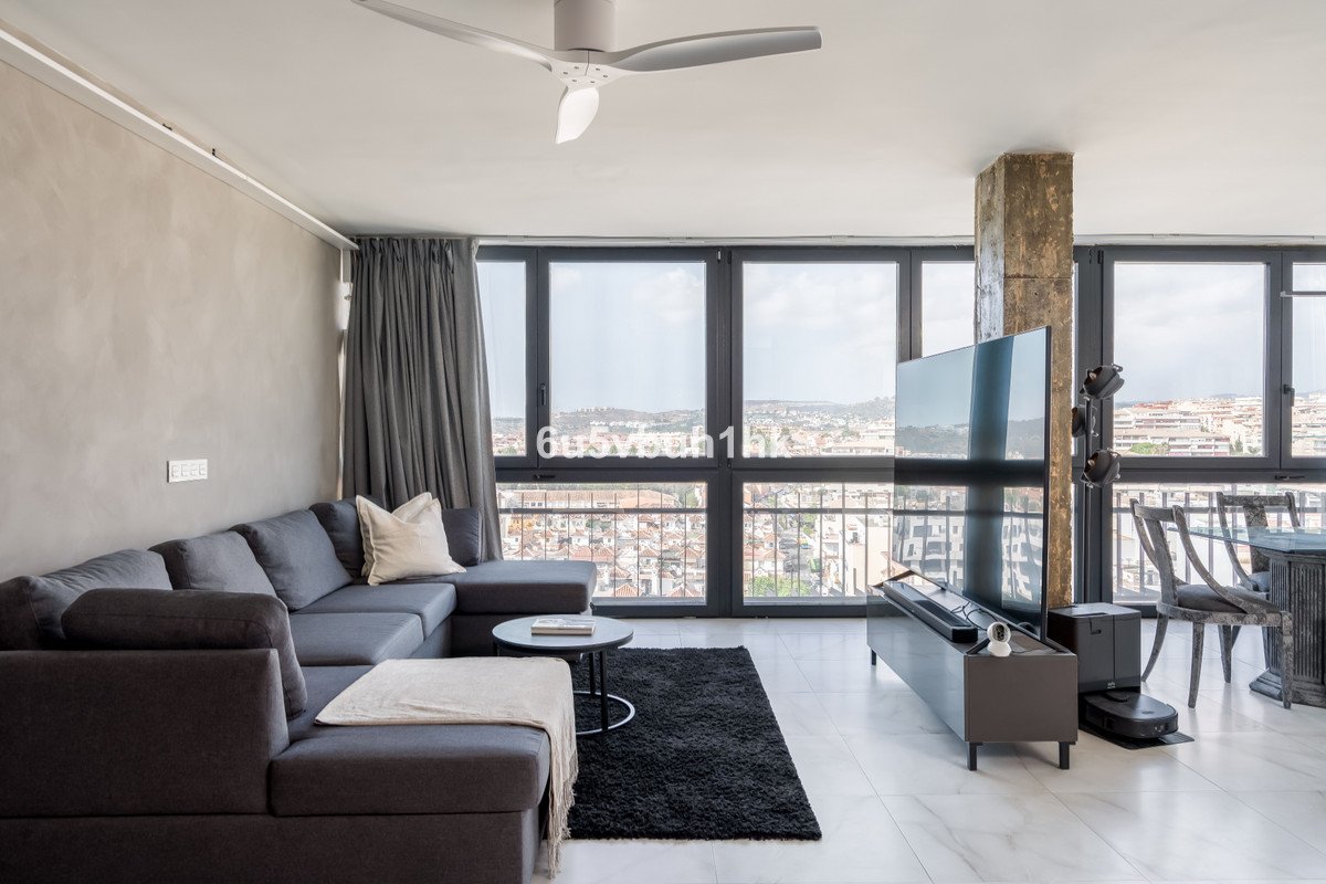 2 Bed Middle Floor Apartment in Las Lagunas