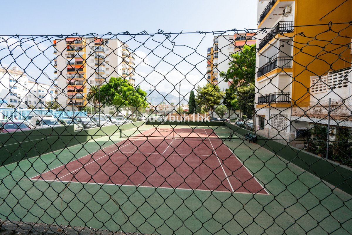 2 Bed Middle Floor Apartment in Las Lagunas