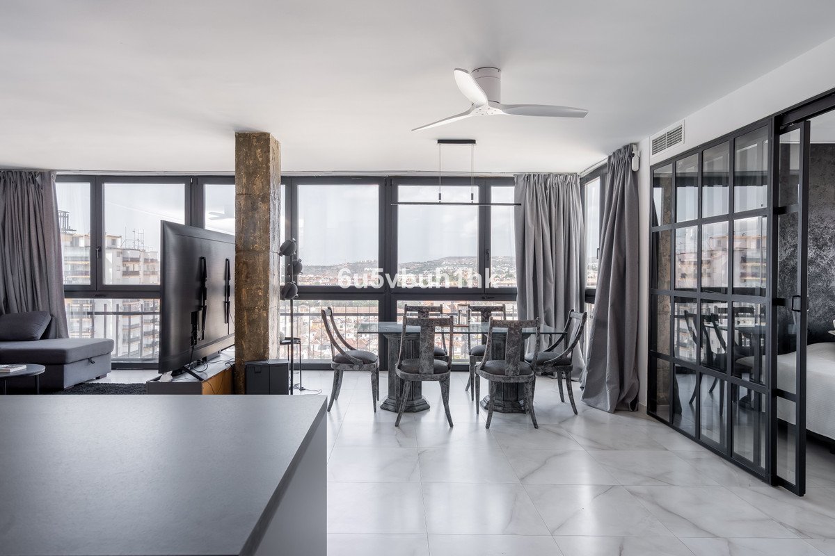 2 Bed Middle Floor Apartment in Las Lagunas