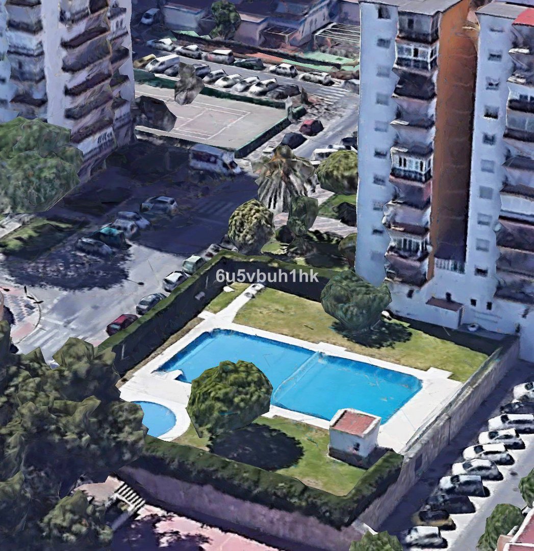 2 Bed Middle Floor Apartment in Las Lagunas