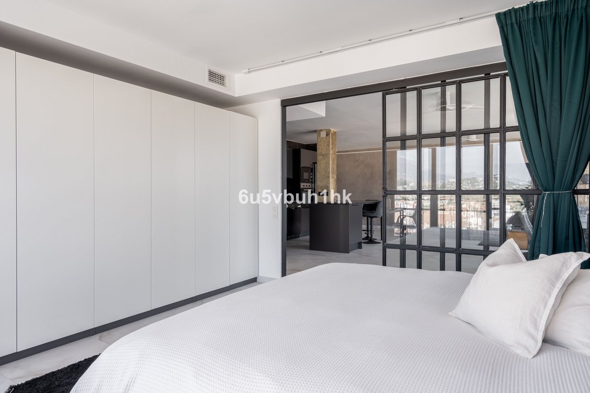 2 Bed Middle Floor Apartment in Las Lagunas