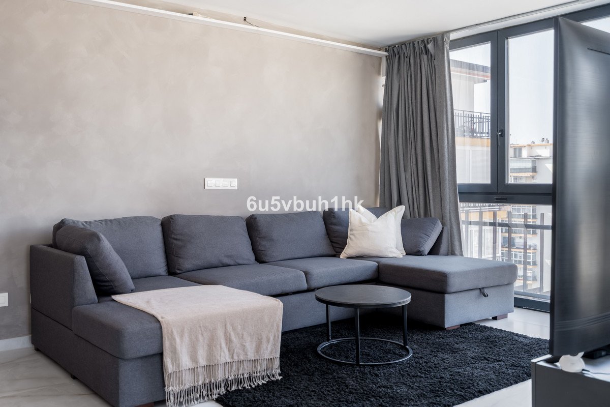 2 Bed Middle Floor Apartment in Las Lagunas