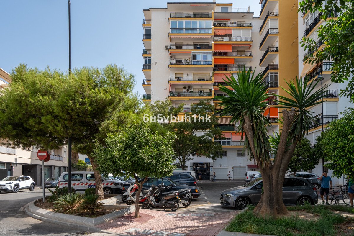 2 Bed Middle Floor Apartment in Las Lagunas