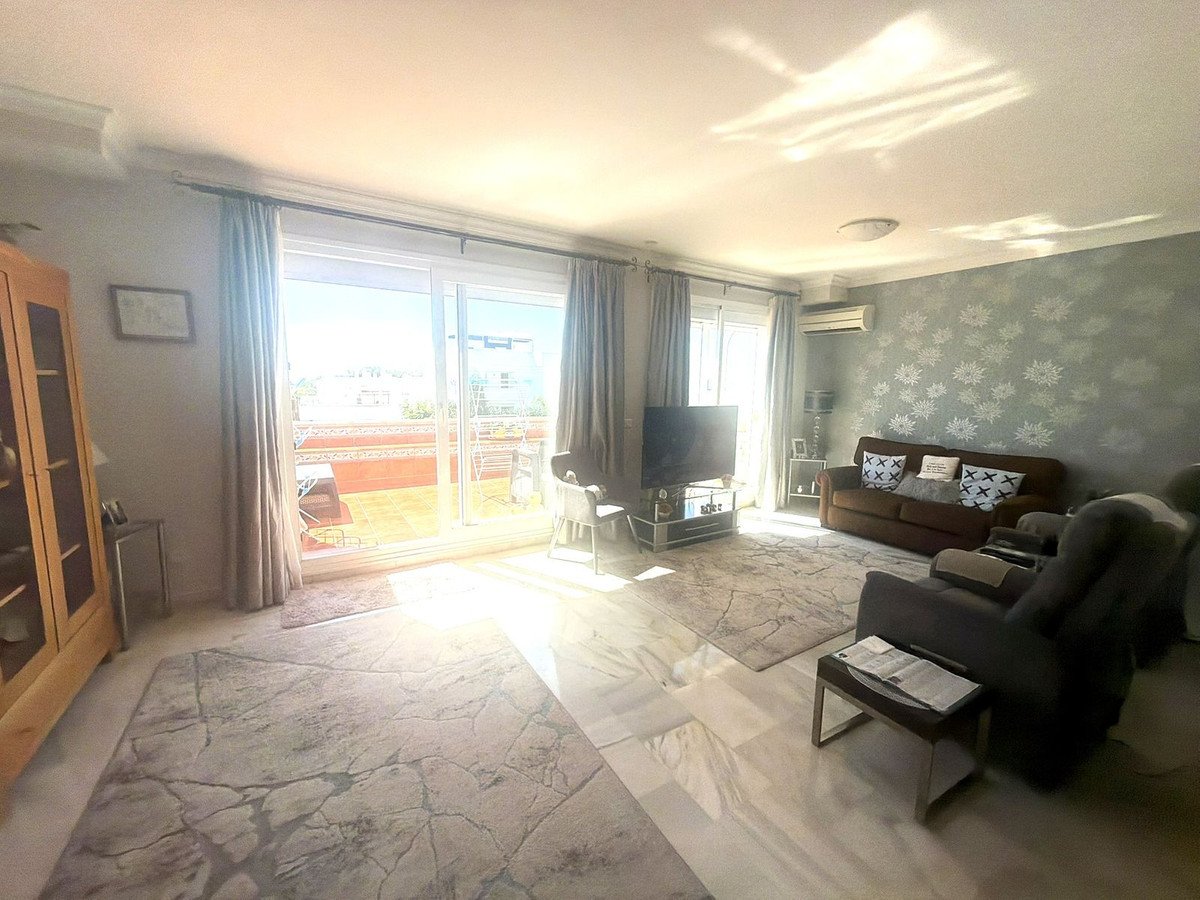 3 Bed Penthouse Duplex in El Paraiso
