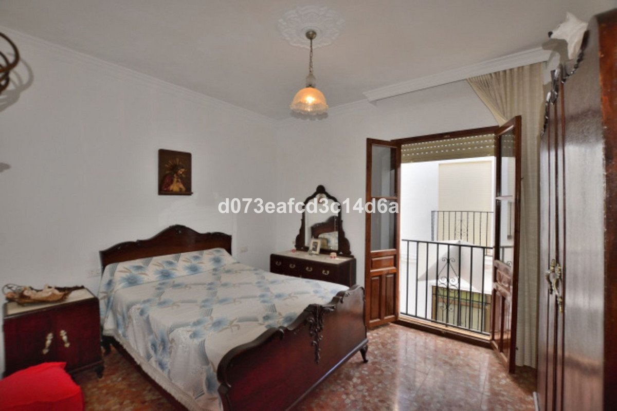 4 Bed Townhouse in Olvera