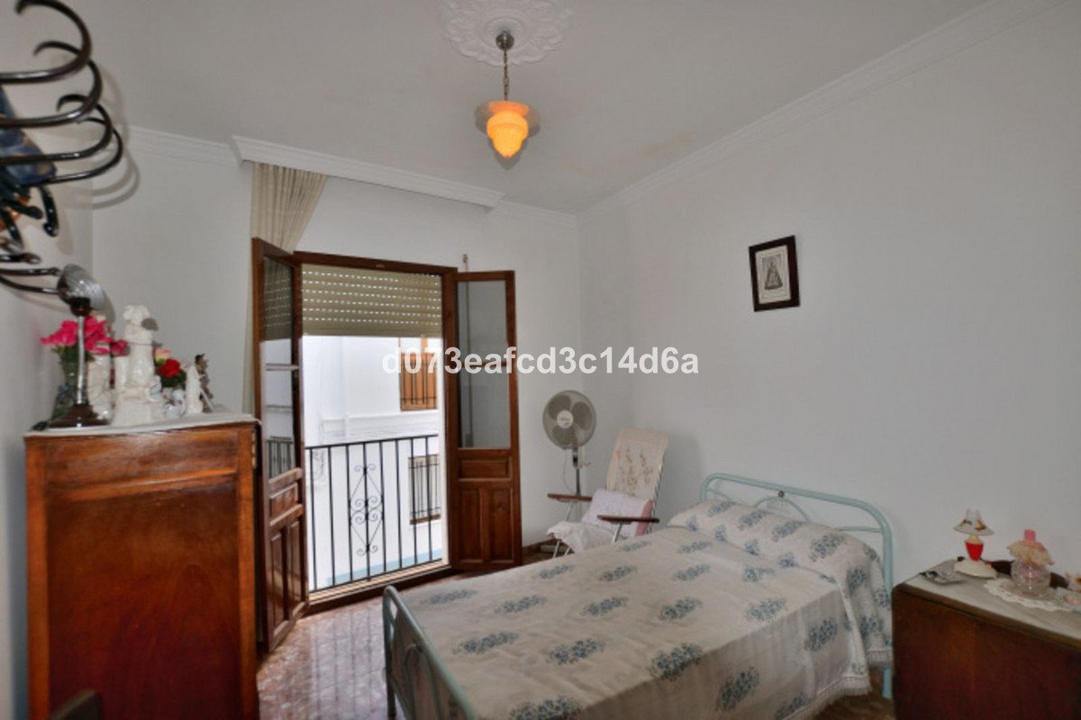 4 Bed Townhouse in Olvera