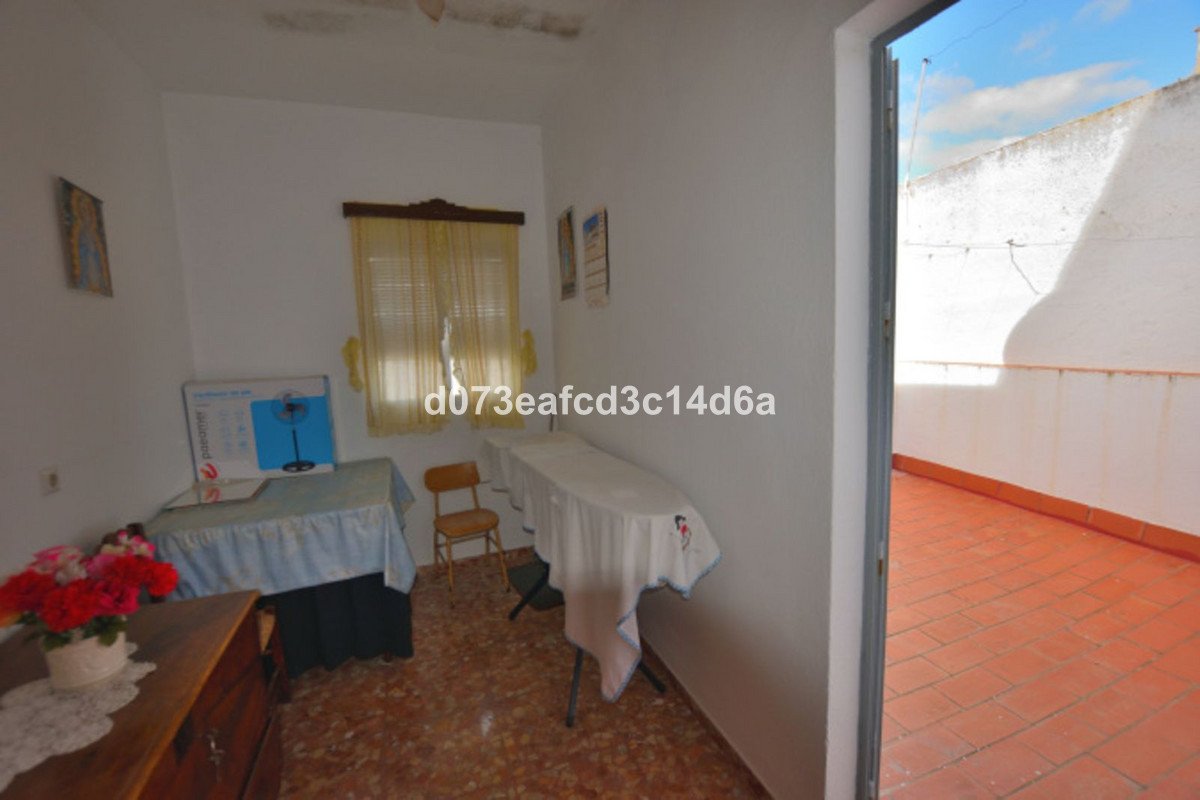 4 Bed Townhouse in Olvera