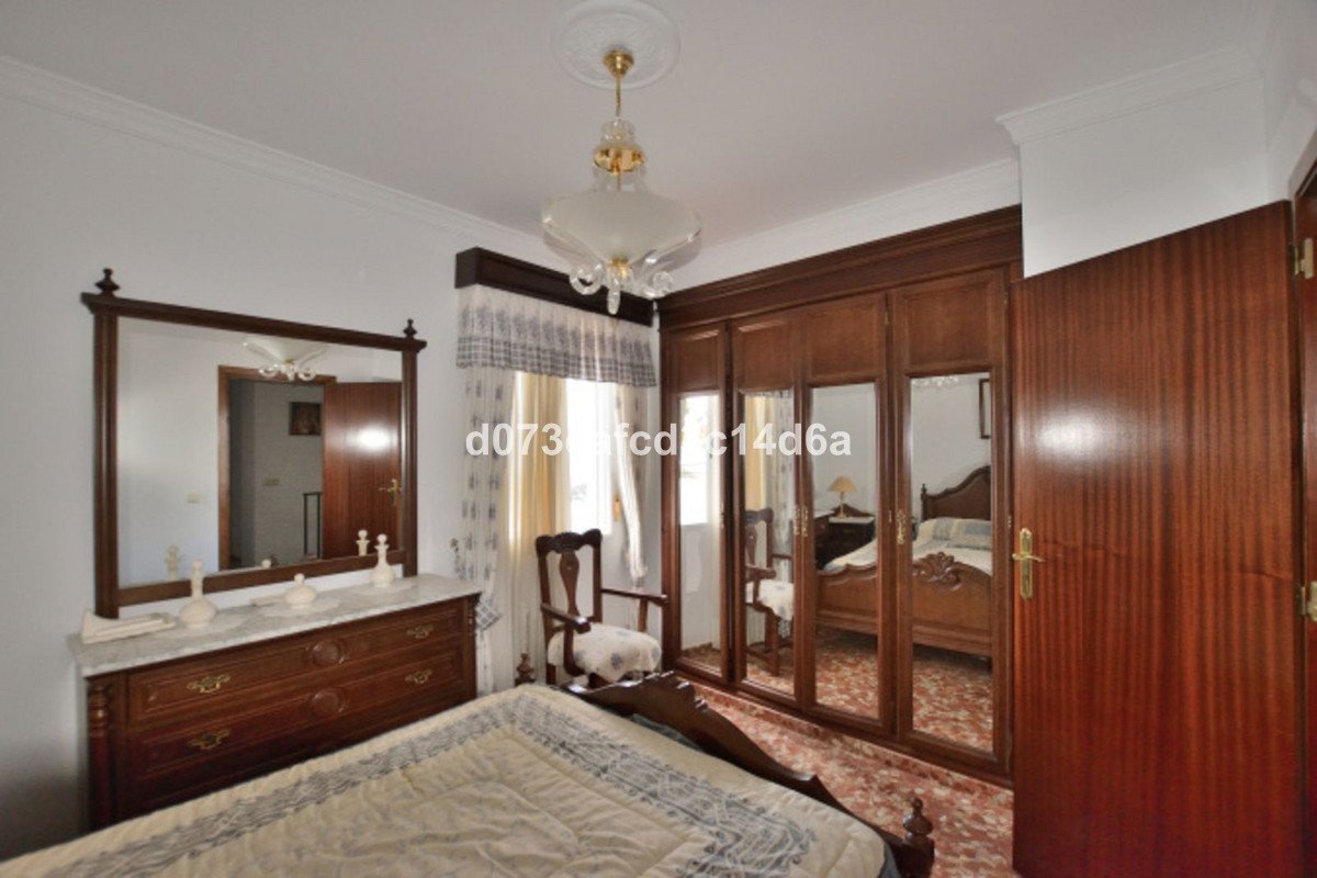 4 Bed Townhouse in Olvera