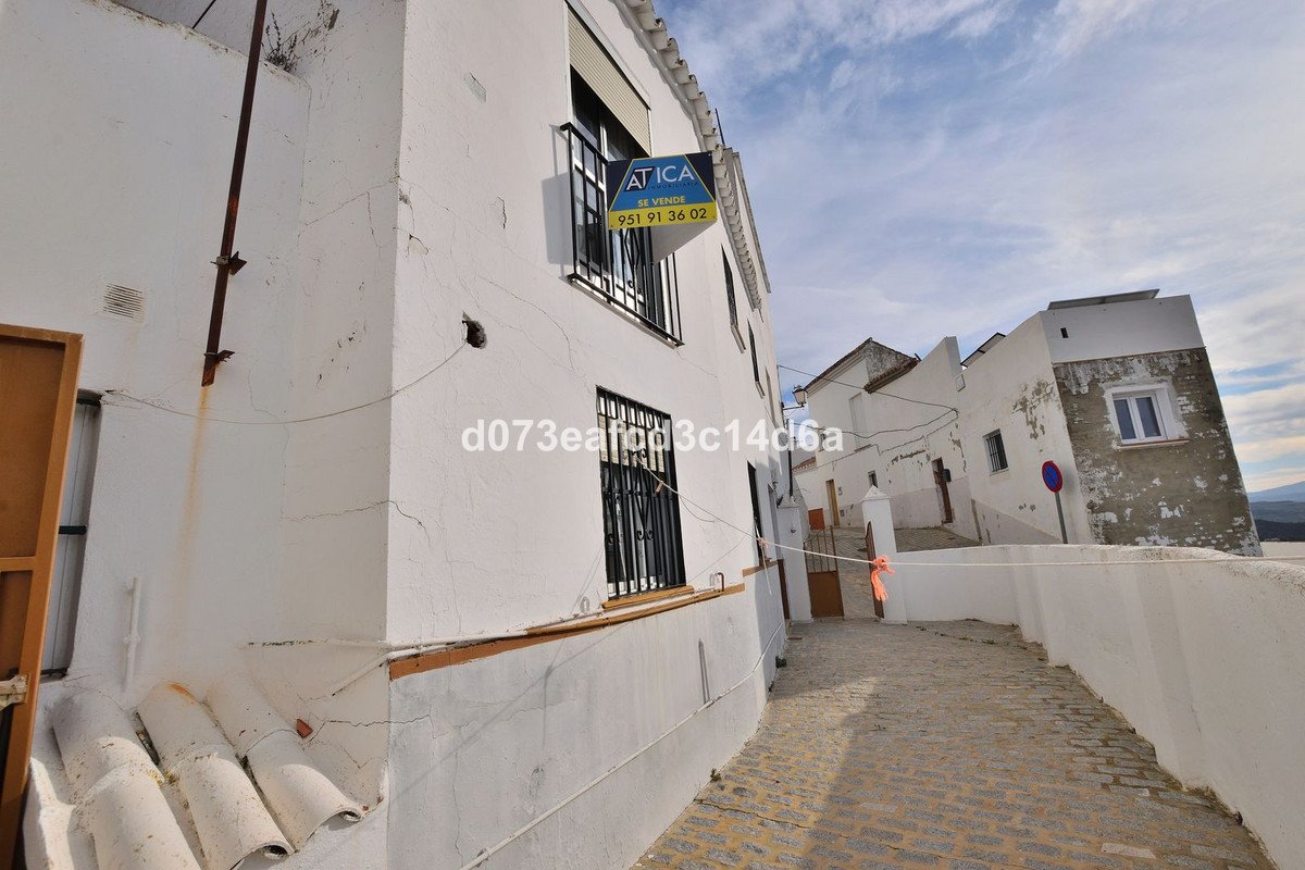 3 Bed Townhouse in Olvera