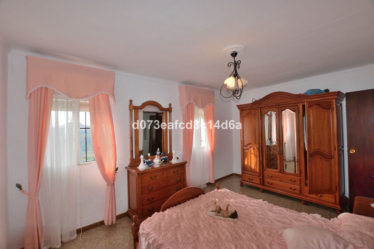 3 Bed Townhouse in Olvera