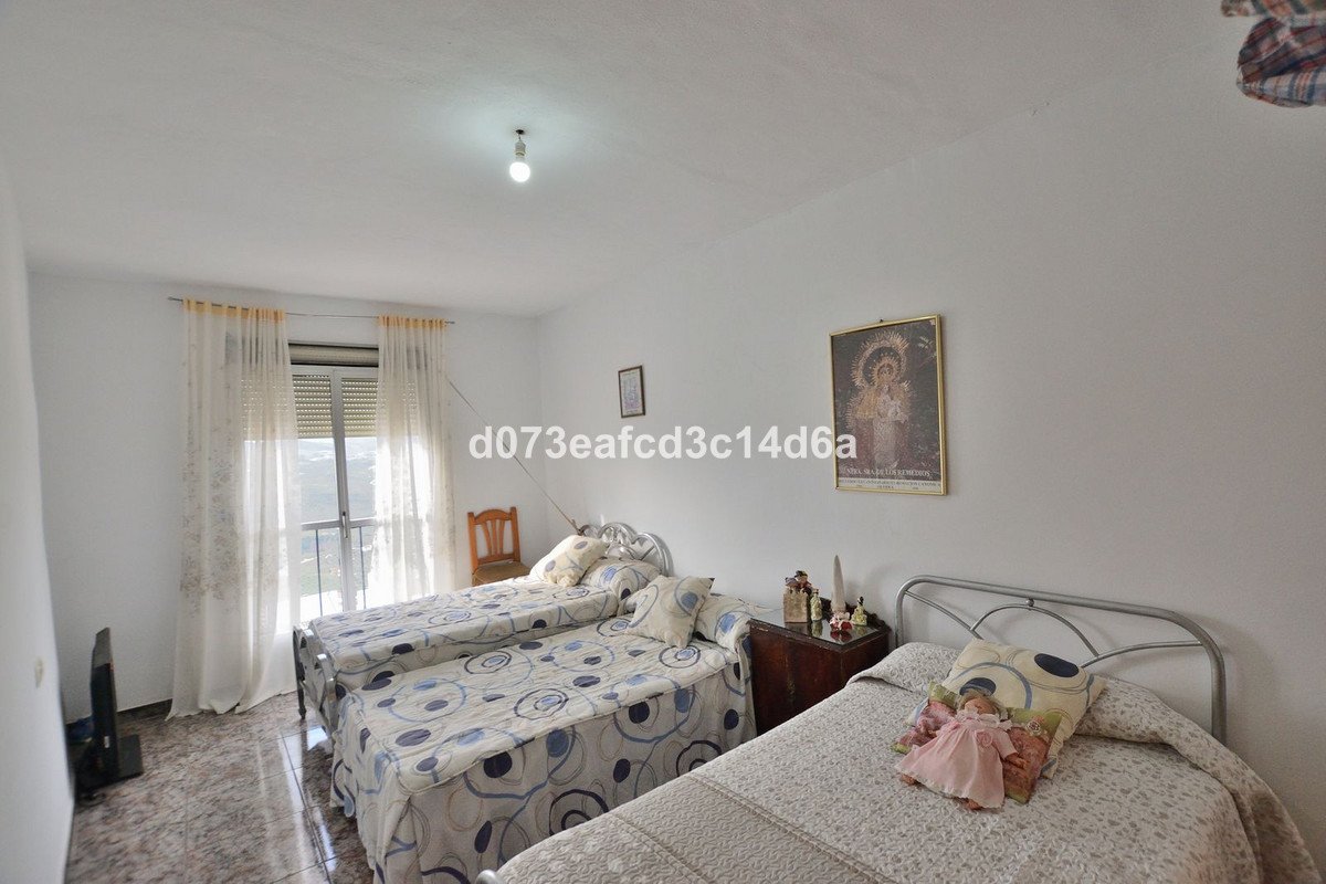 3 Bed Townhouse in Olvera