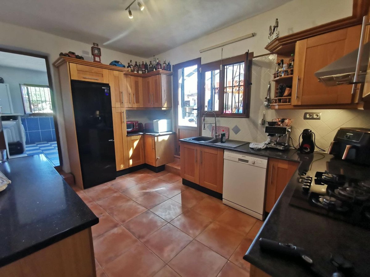5 Bed Townhouse in Huércal-Overa