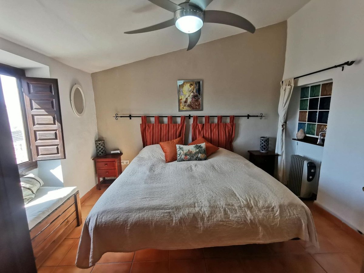 5 Bed Townhouse in Huércal-Overa