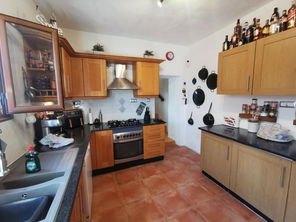 5 Bed Townhouse in Huércal-Overa