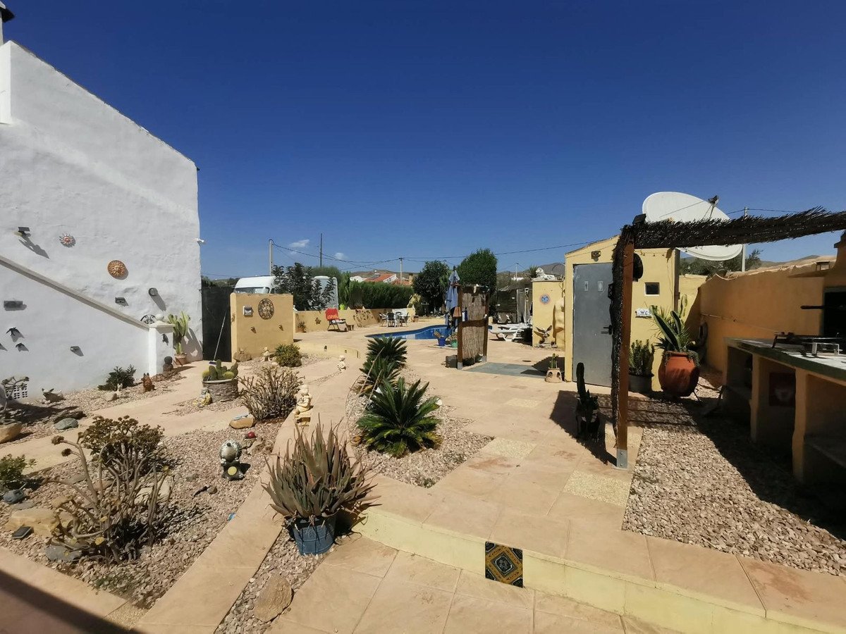 5 Bed Townhouse in Huércal-Overa