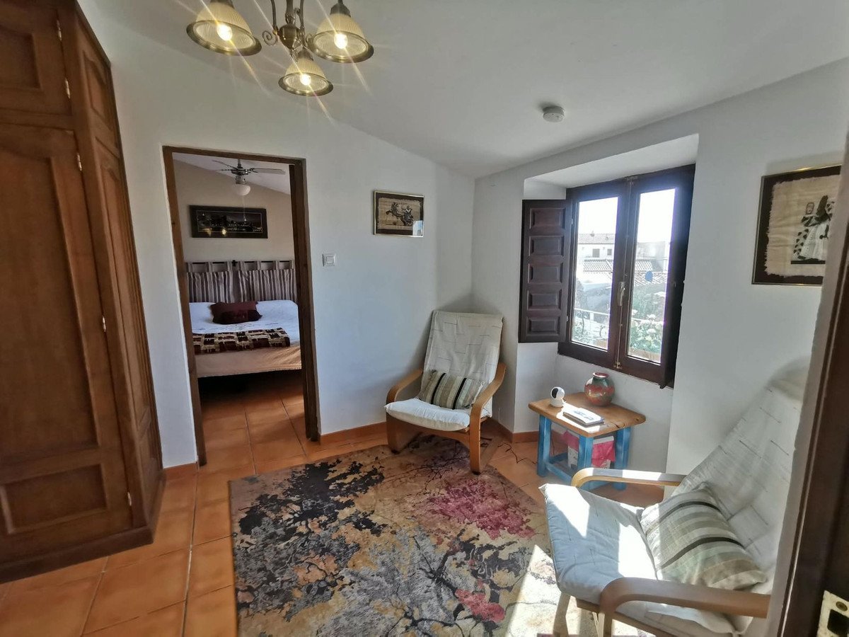 5 Bed Townhouse in Huércal-Overa
