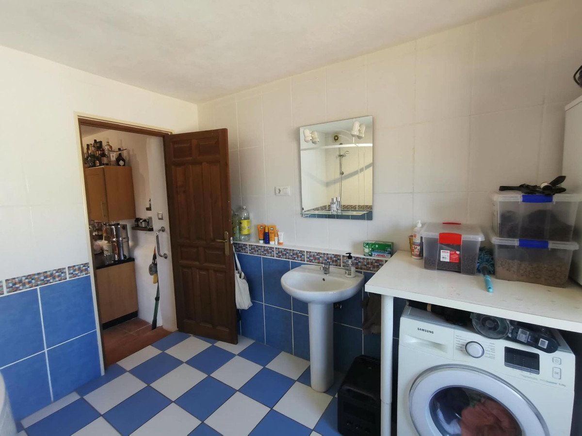 5 Bed Townhouse in Huércal-Overa