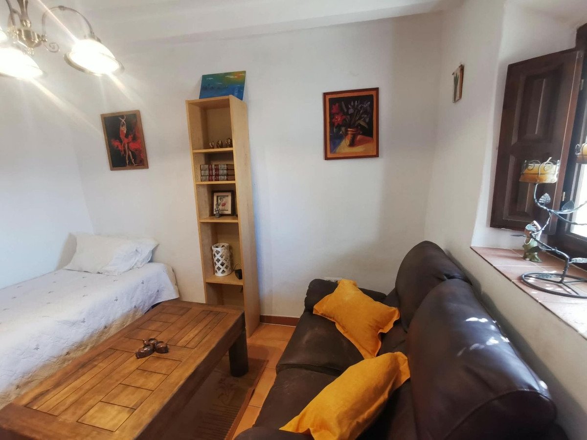 5 Bed Townhouse in Huércal-Overa