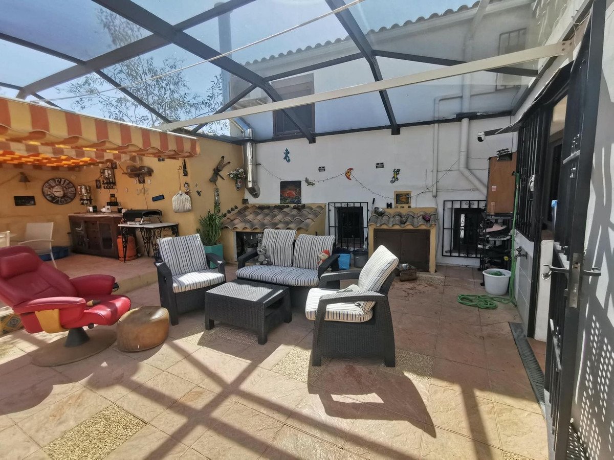 5 Bed Townhouse in Huércal-Overa