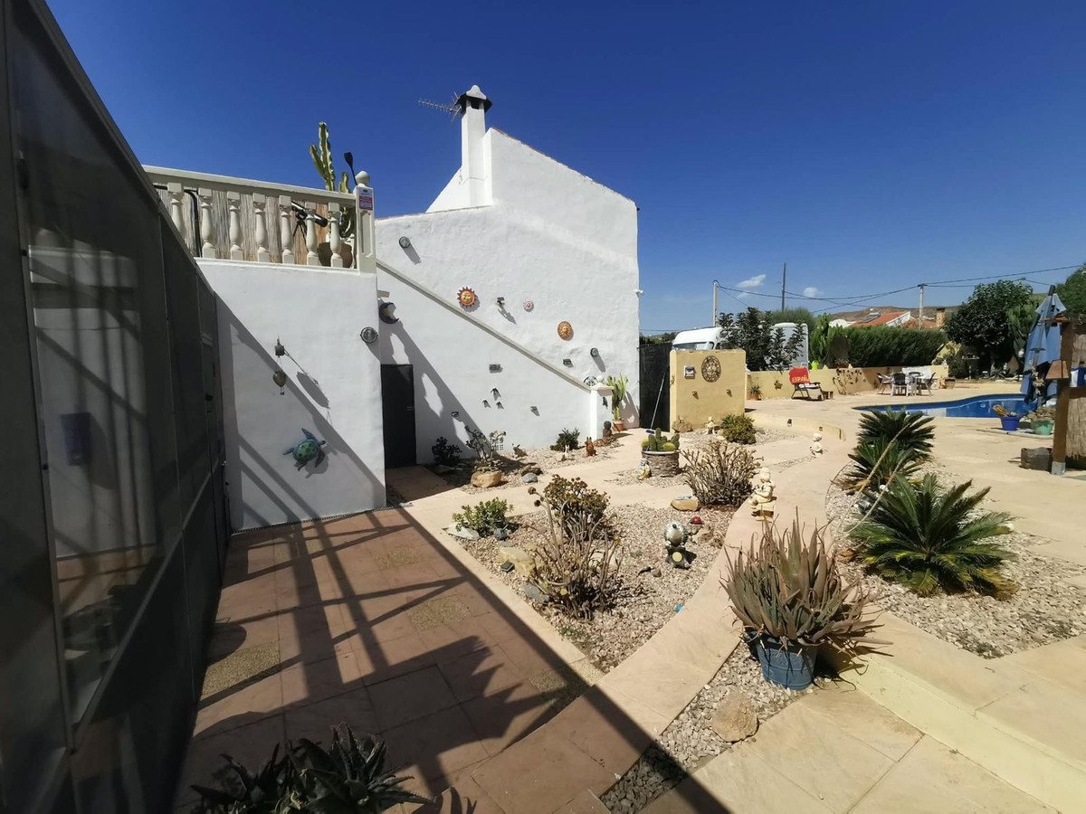 5 Bed Townhouse in Huércal-Overa