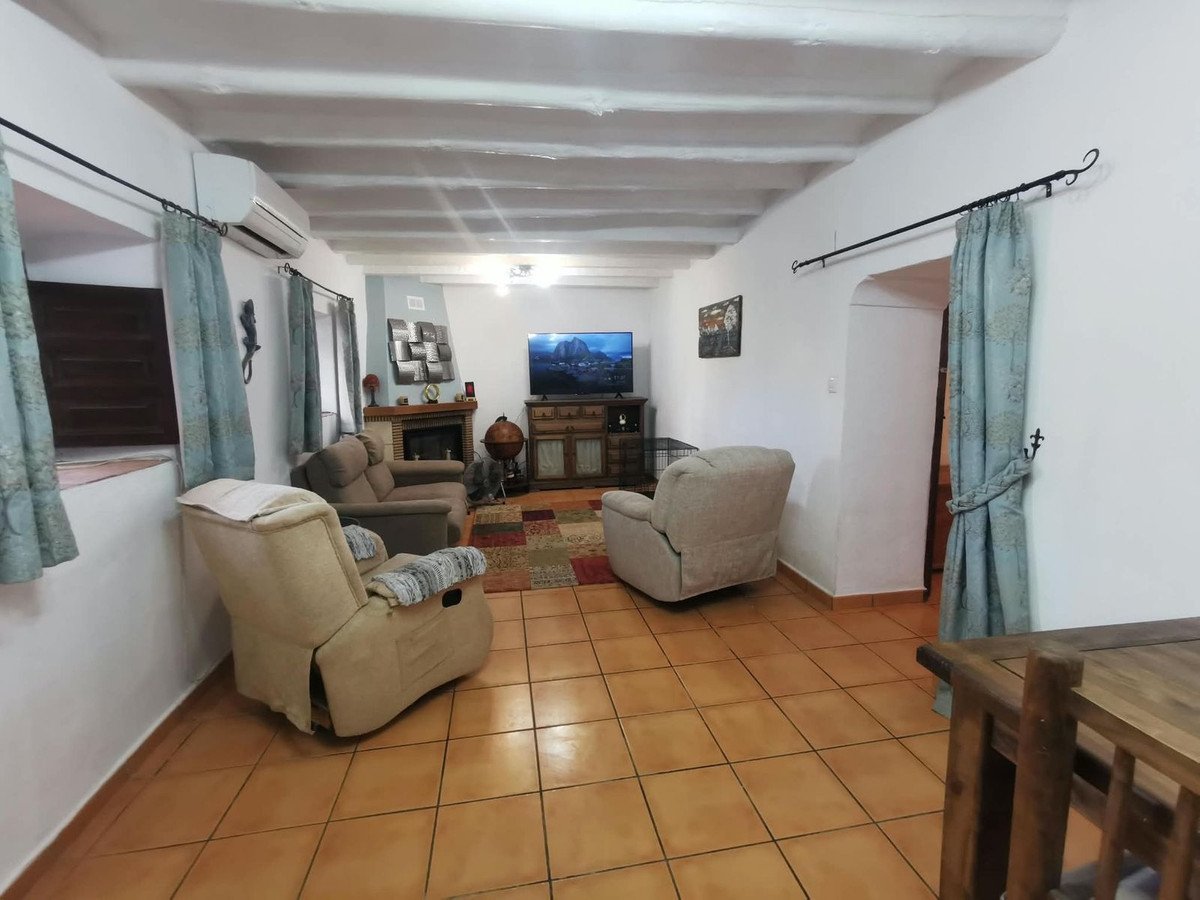 5 Bed Townhouse in Huércal-Overa