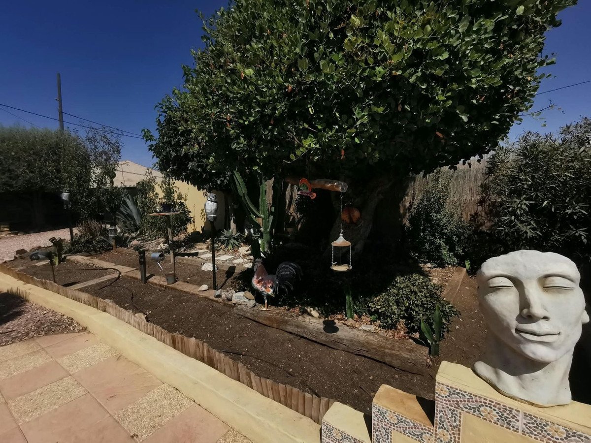 5 Bed Townhouse in Huércal-Overa