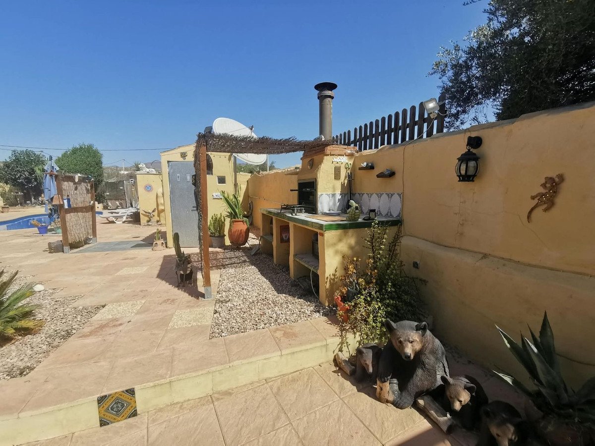 5 Bed Townhouse in Huércal-Overa