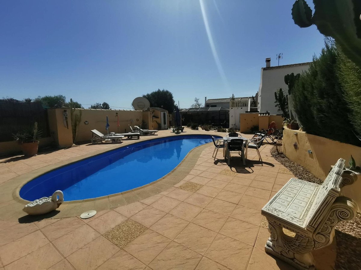 5 Bed Townhouse in Huércal-Overa