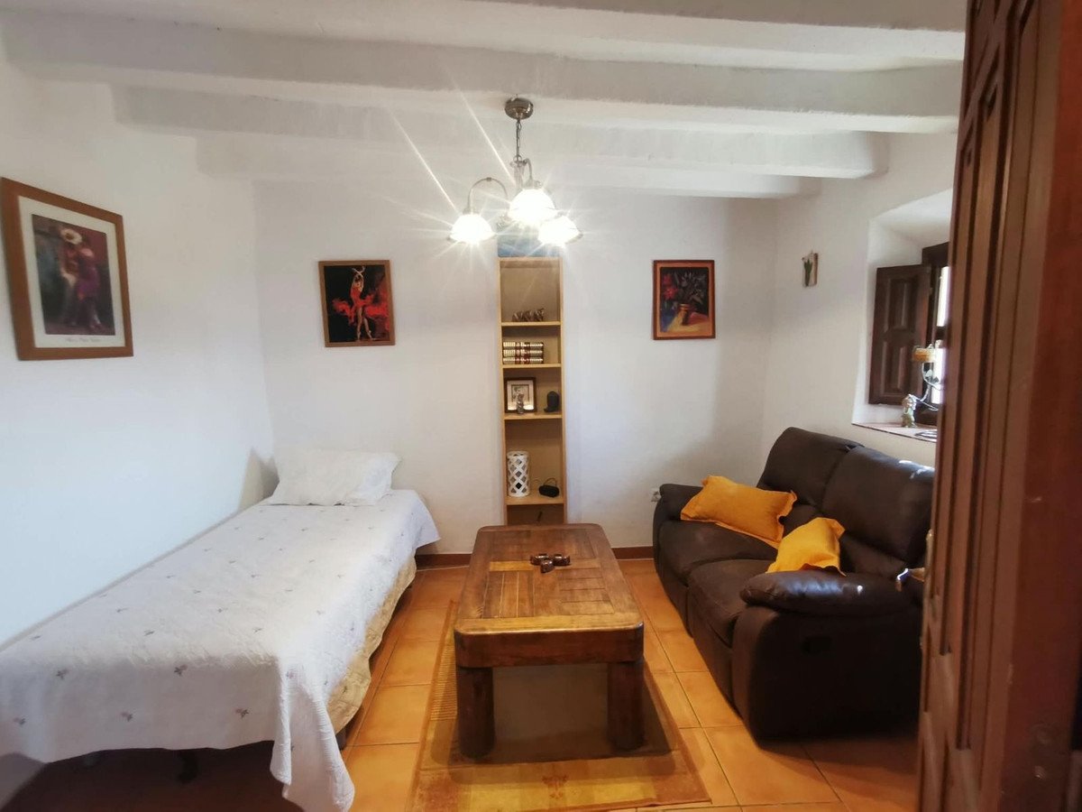5 Bed Townhouse in Huércal-Overa