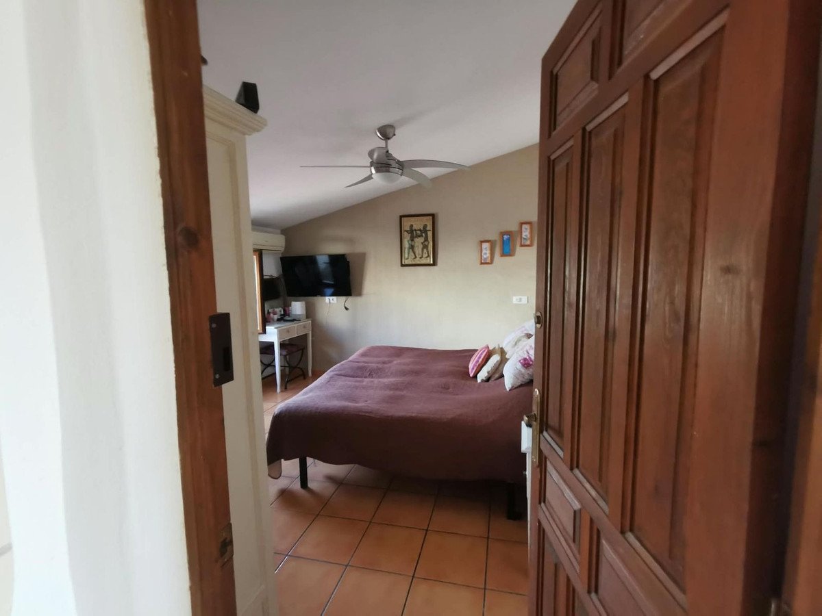 5 Bed Townhouse in Huércal-Overa