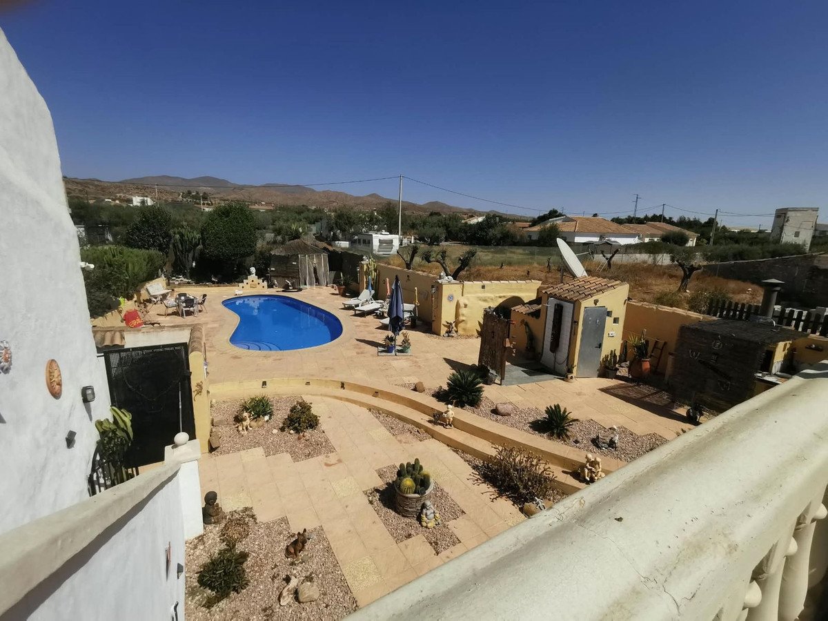 5 Bed Townhouse in Huércal-Overa