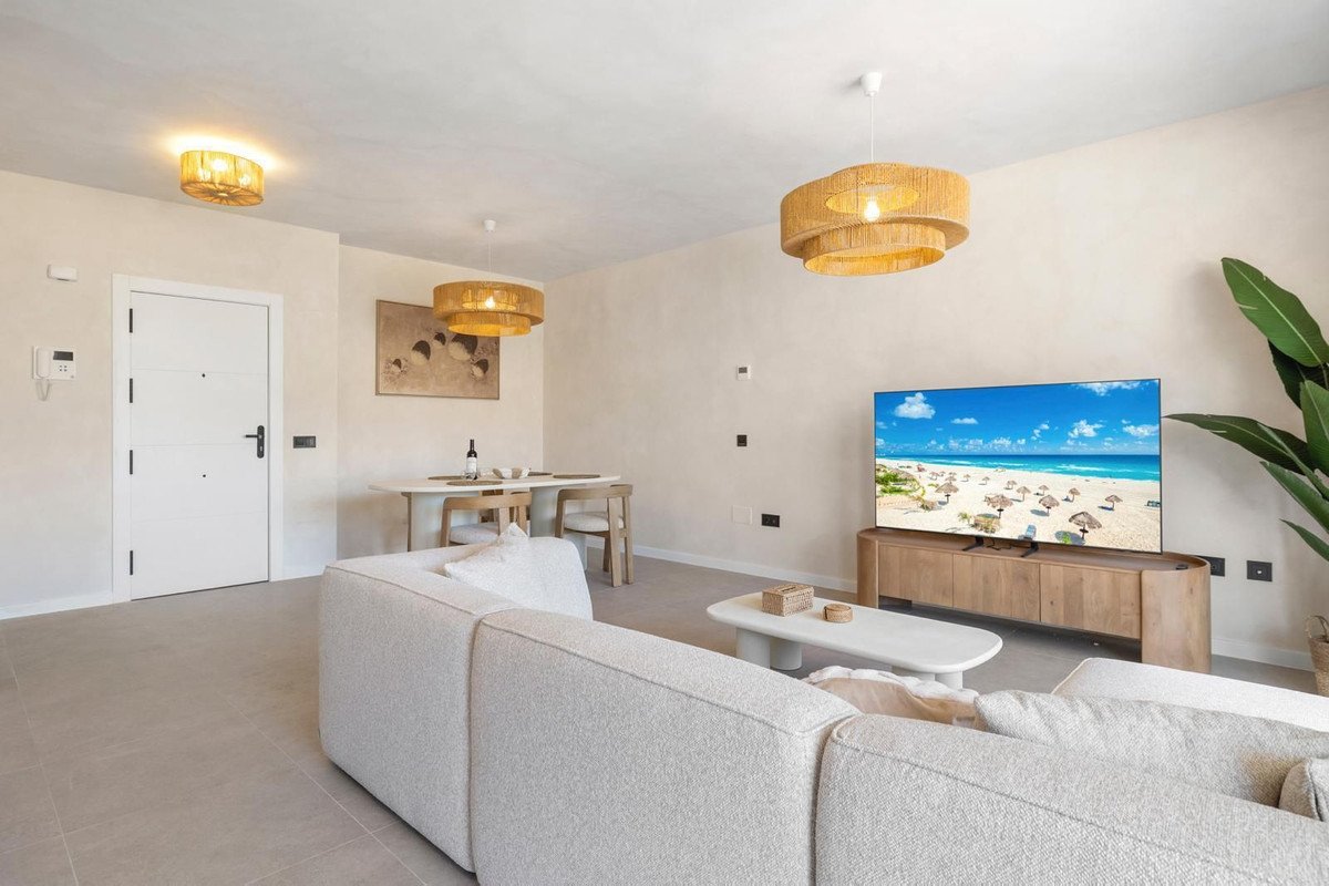 2 Bed Ground Floor Apartment in Los Pacos