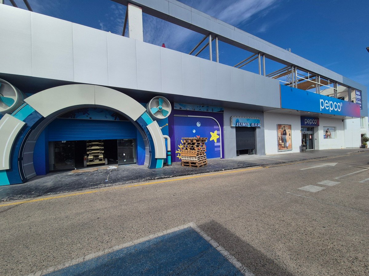 Commercial in La Zenia