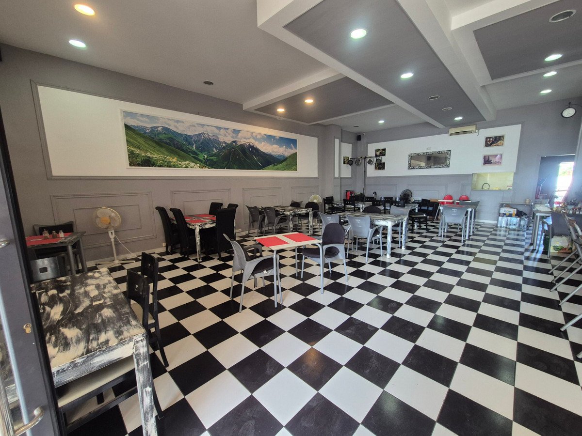 Commercial in La Zenia