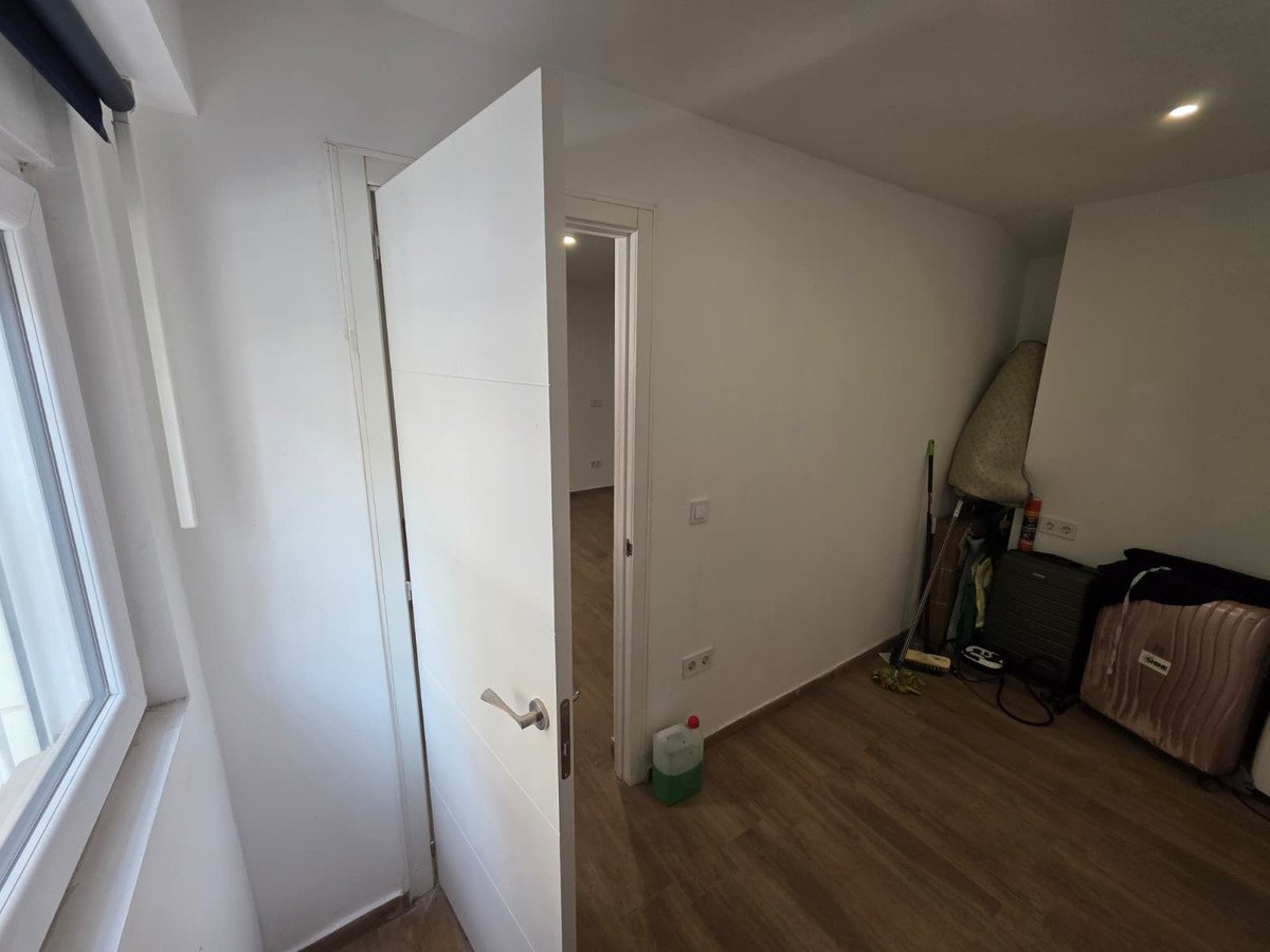 1 Bed Commercial in Alicante