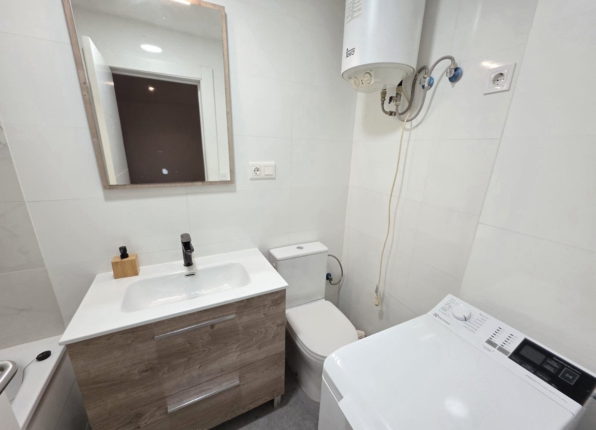 1 Bed Commercial in Alicante
