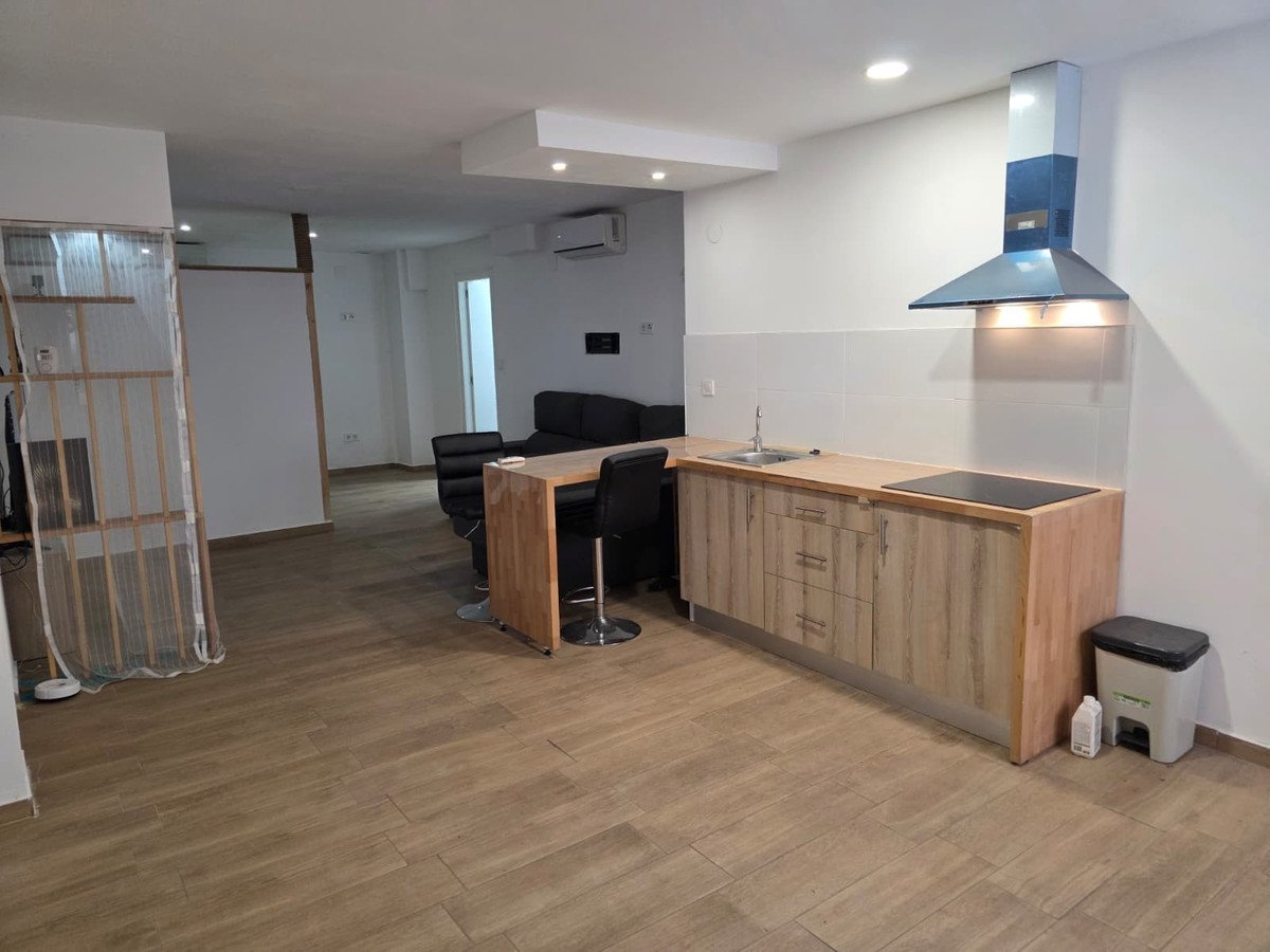 1 Bed Commercial in Alicante