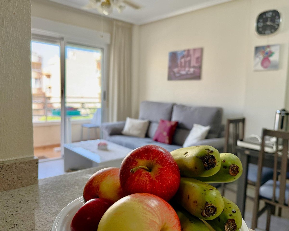 2 Bed Middle Floor Apartment in Torrevieja