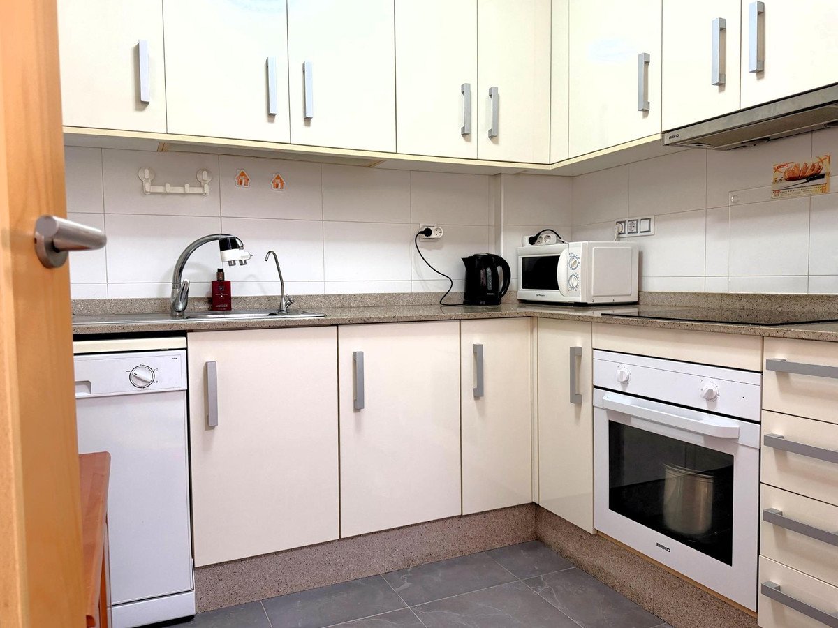 2 Bed Middle Floor Apartment in Torrevieja