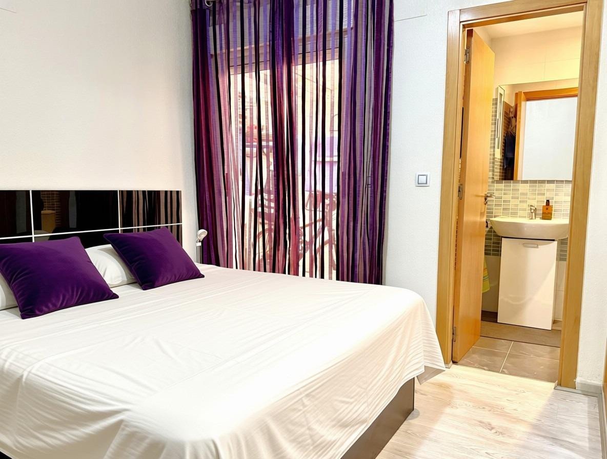 2 Bed Middle Floor Apartment in Torrevieja