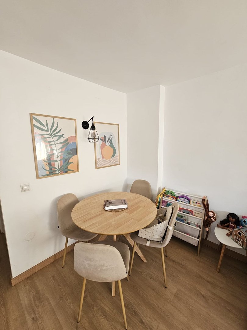 2 Bed Middle Floor Apartment in Las Lagunas