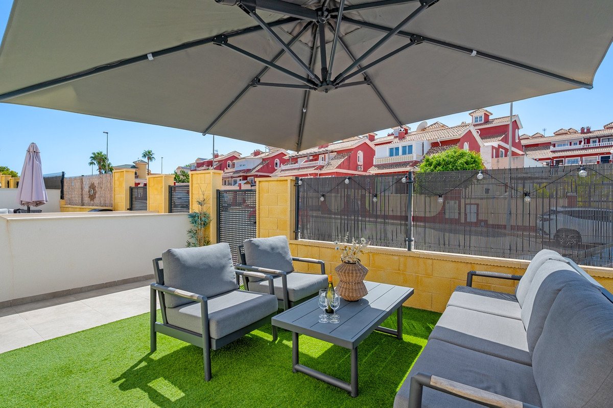 2 Bed Ground Floor Apartment in Villamartin