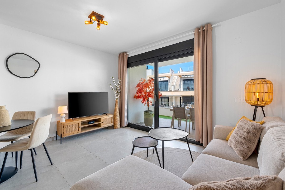 2 Bed Ground Floor Apartment in Villamartin