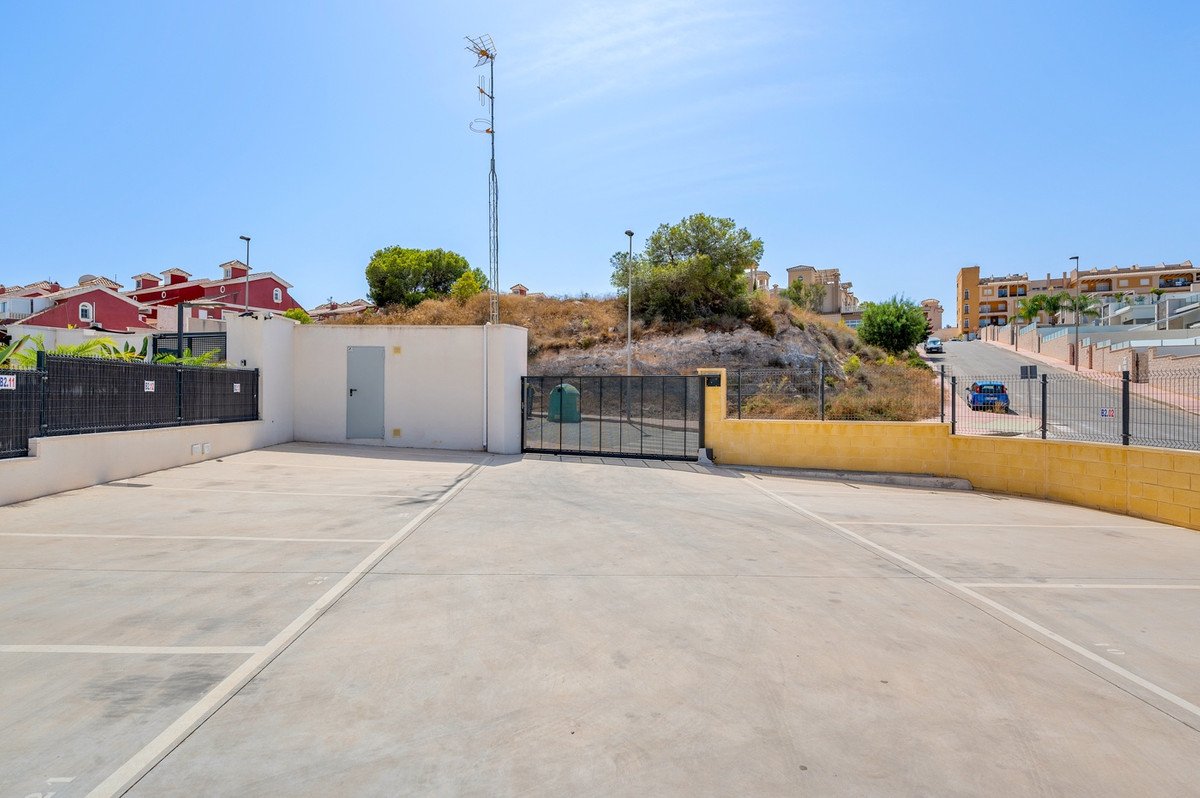 2 Bed Ground Floor Apartment in Villamartin